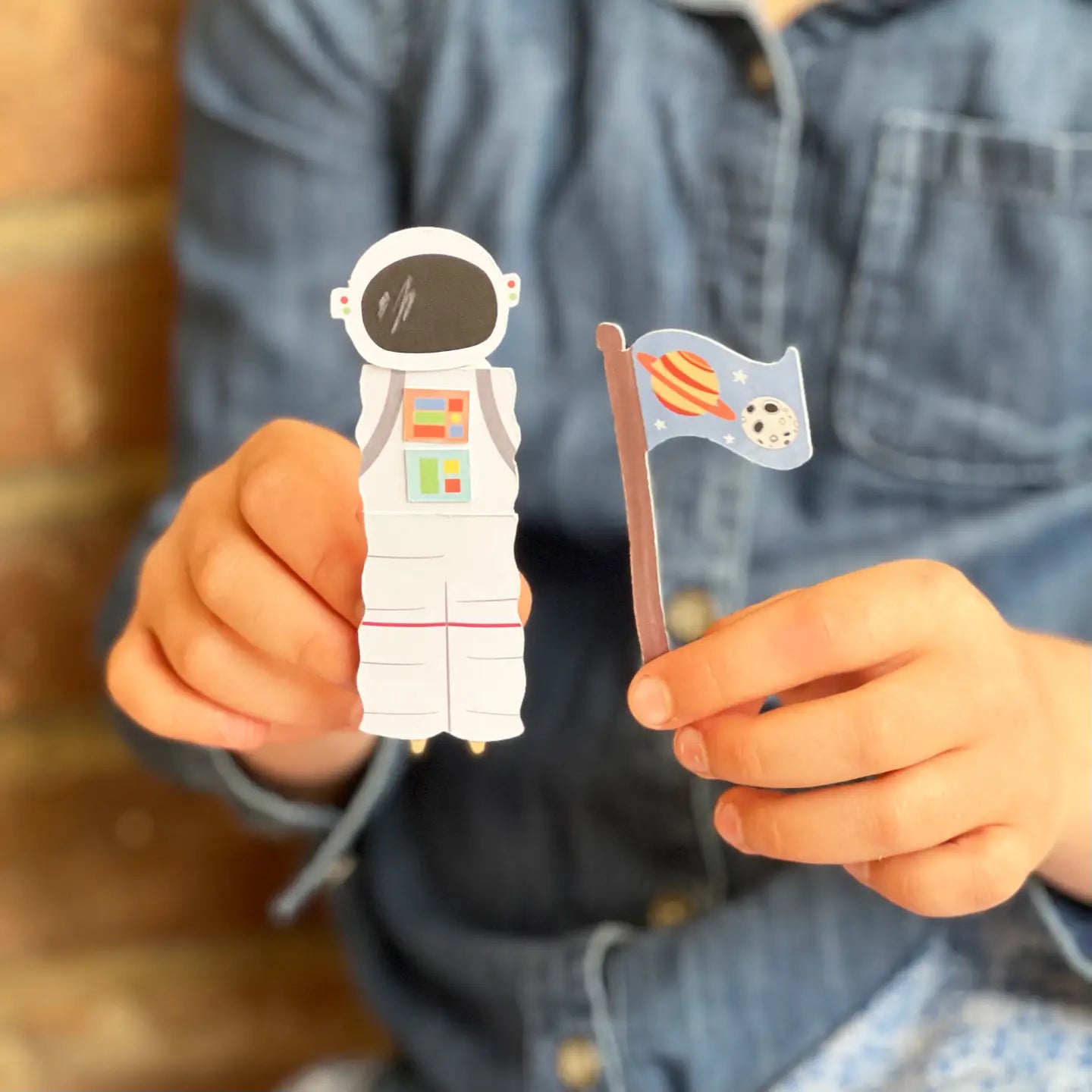 Lag din egen astronaut papirfigur