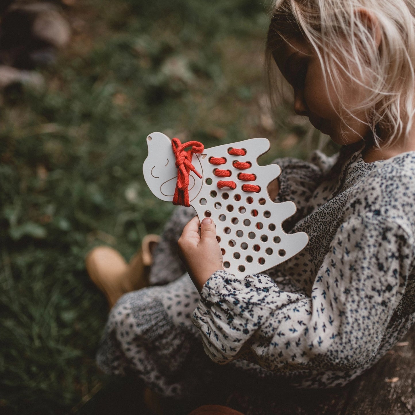 Montessori snøreleke - hunden Charlie