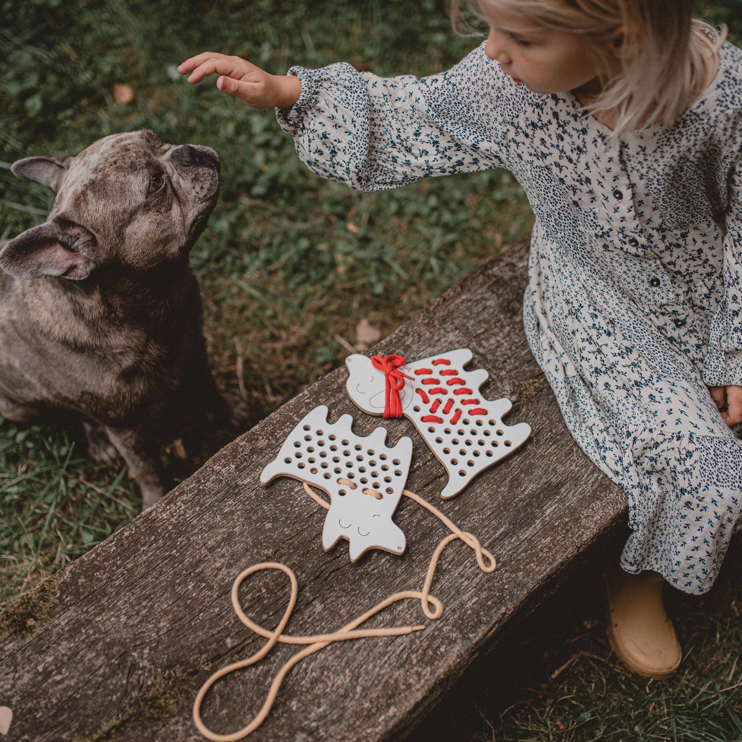 Montessori snøreleke - hunden Charlie