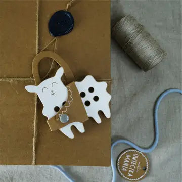 Montessori snøreleke - lille lam