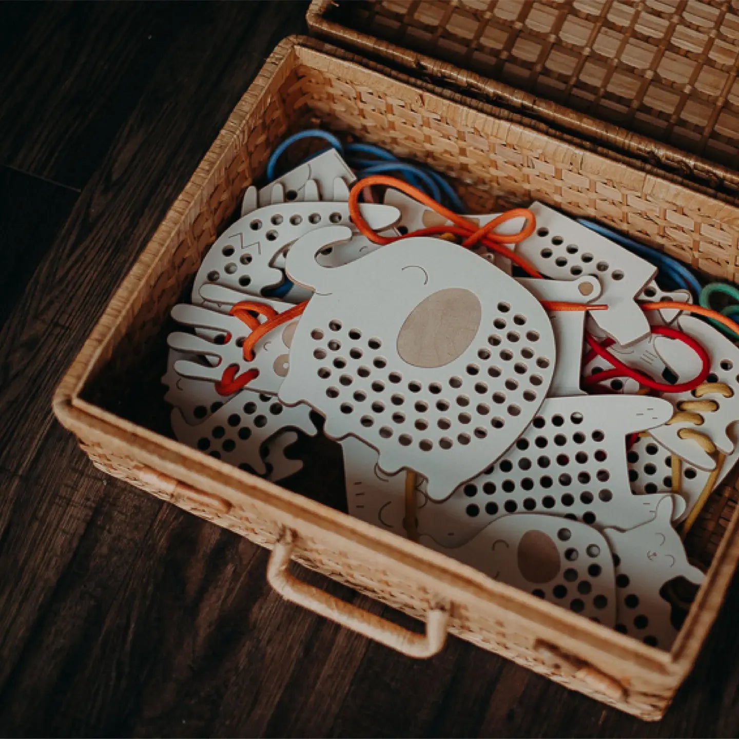 Montessori snøreleke - Oliver elefant