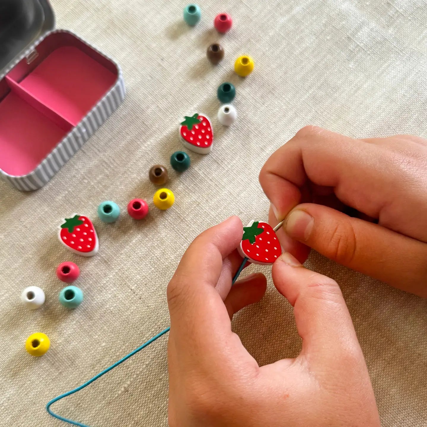 Jordbær armbånd gavesett mini