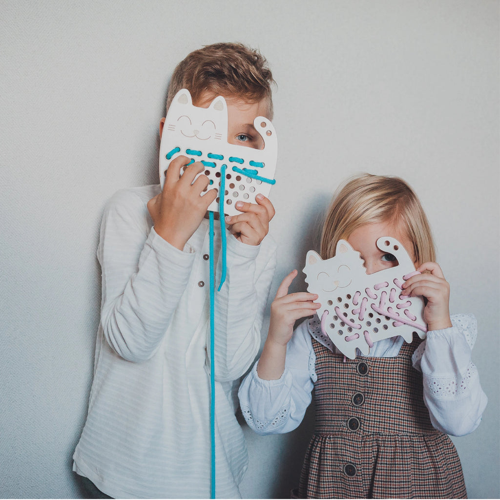 Montessori snøreleke - katten Sophia